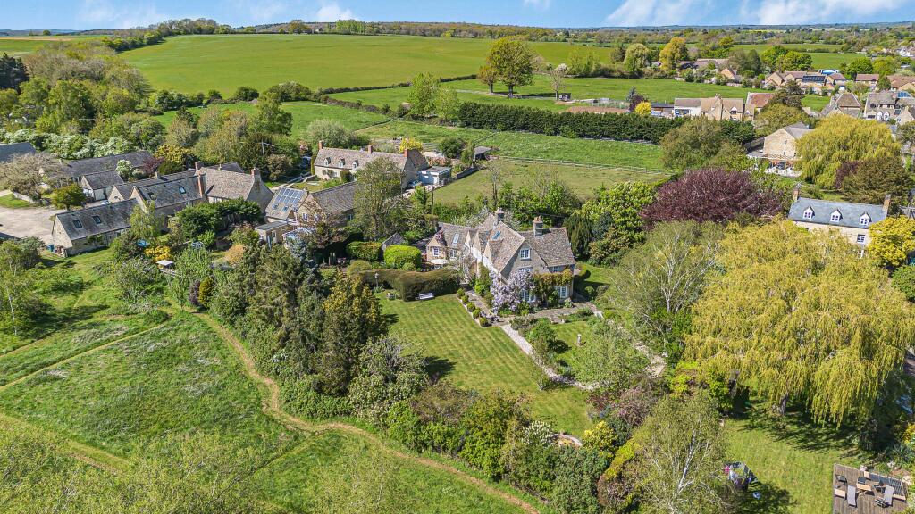 Main image of property: Cassington Road, Yarnton, Kidlington, Oxfordshire