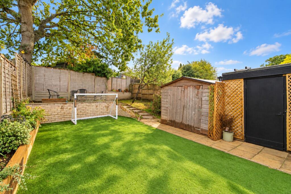 House in Harpenden, Roundwood - View 3
