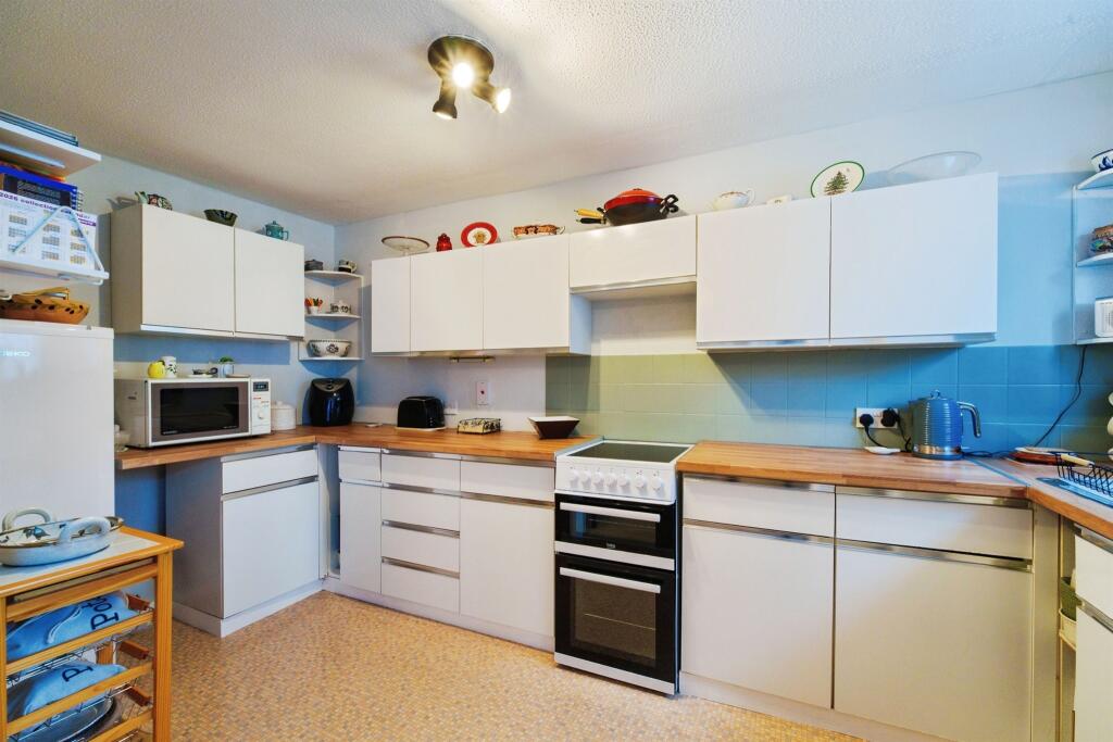 House in London - View 3