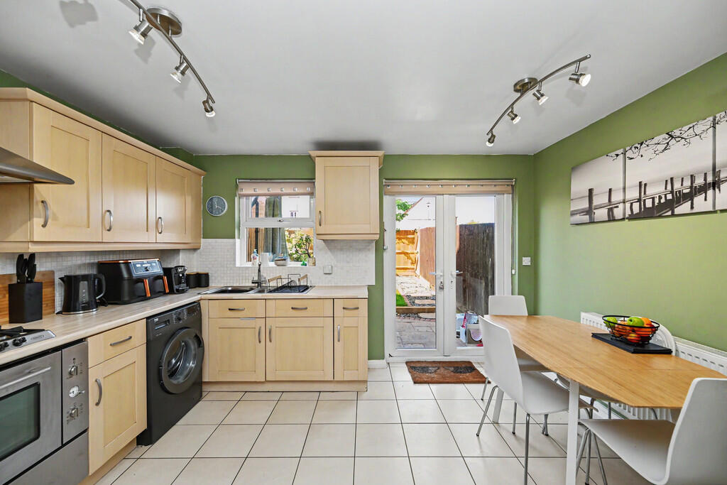 House in Rugby, Warwickshire - View 4