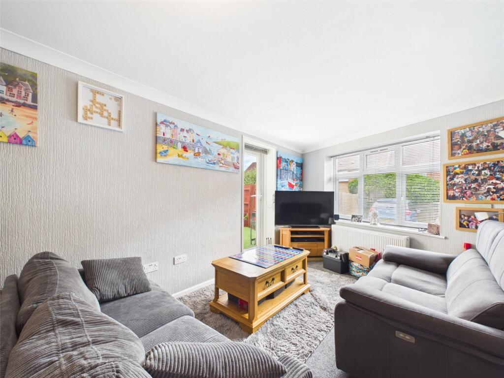 Apartment in Christchurch, Pokesdown, Bournemouth - View 5