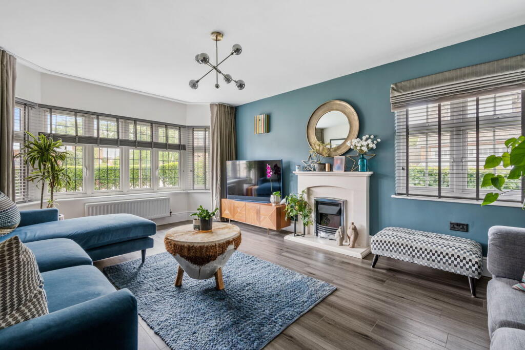Manor Road, Barton Seagrave, NN15 - View 6