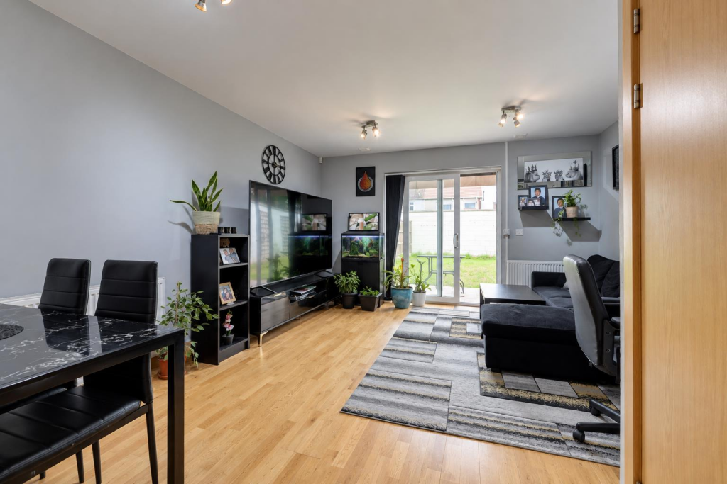 House in Grays, Badgers Dene, Little Thurrock - View 2