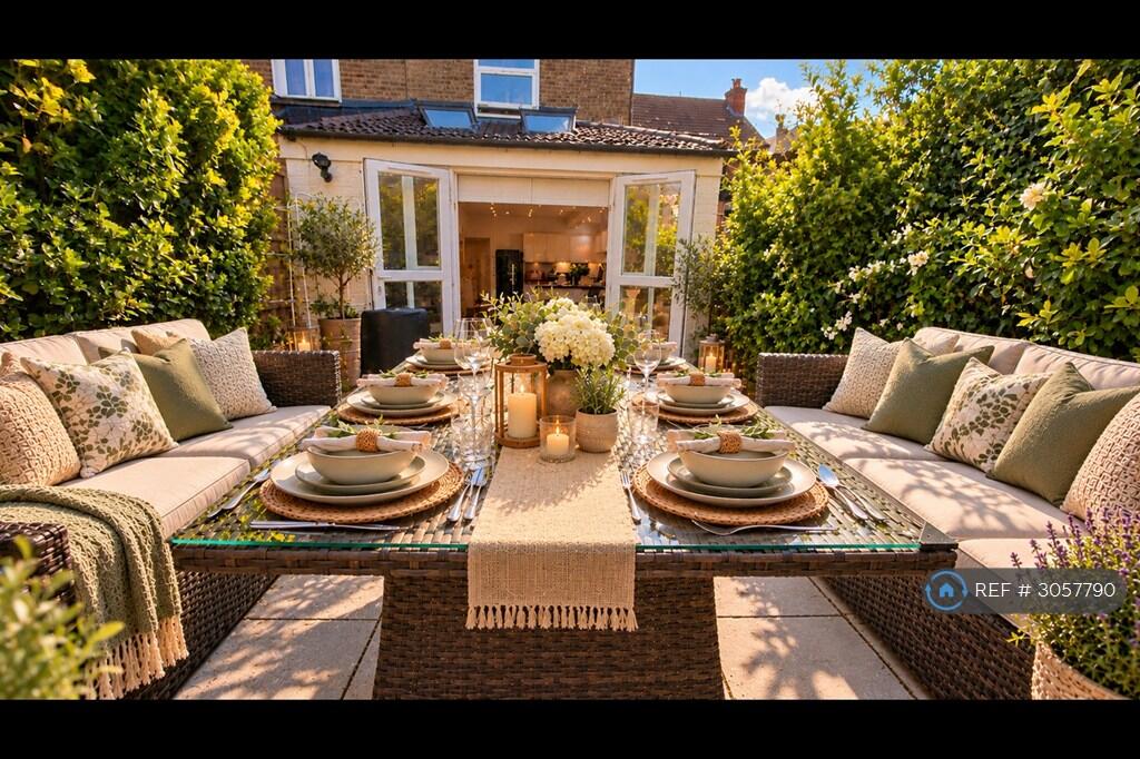 House in London, Upper Tooting, Furzedown - More
