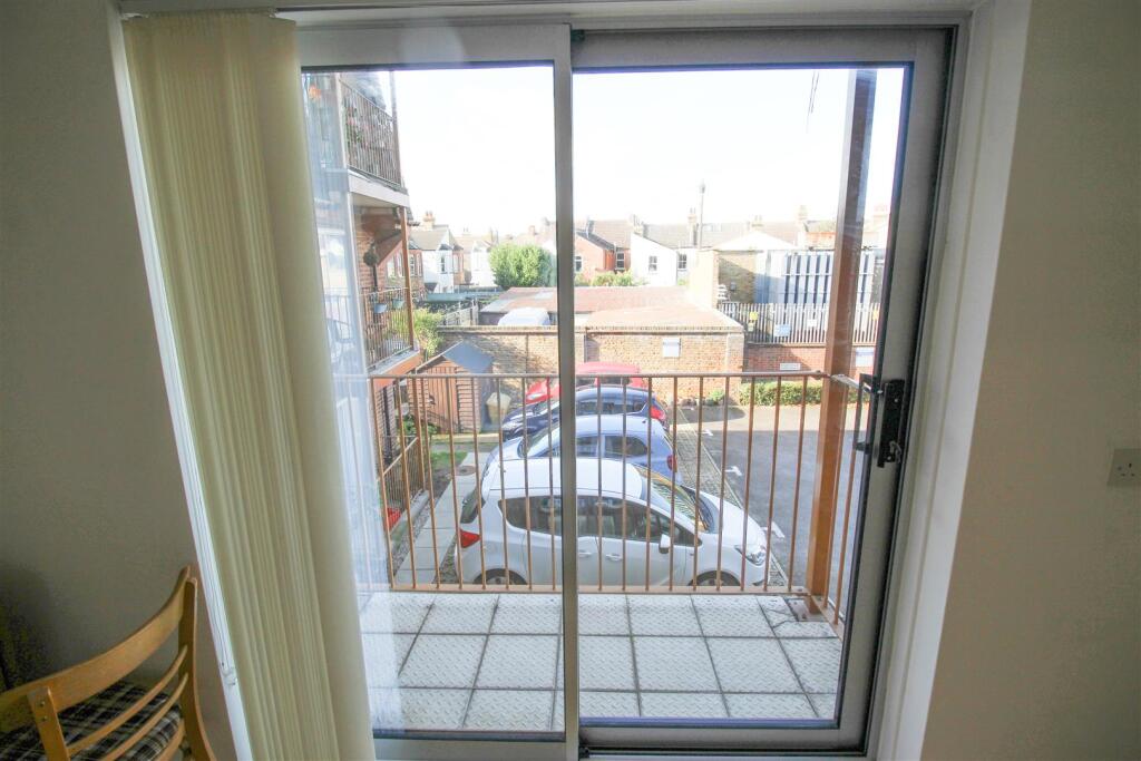 Chalkwell Park Drive, Leigh-On-Sea photo 4