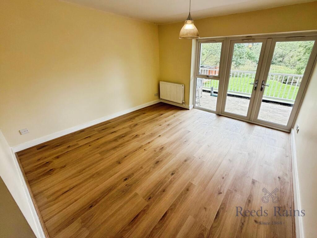 Apartment in Stoke-on-Trent - View 5