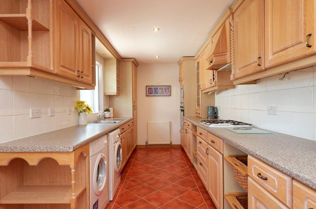 House in Glasgow, East Renfrewshire - More