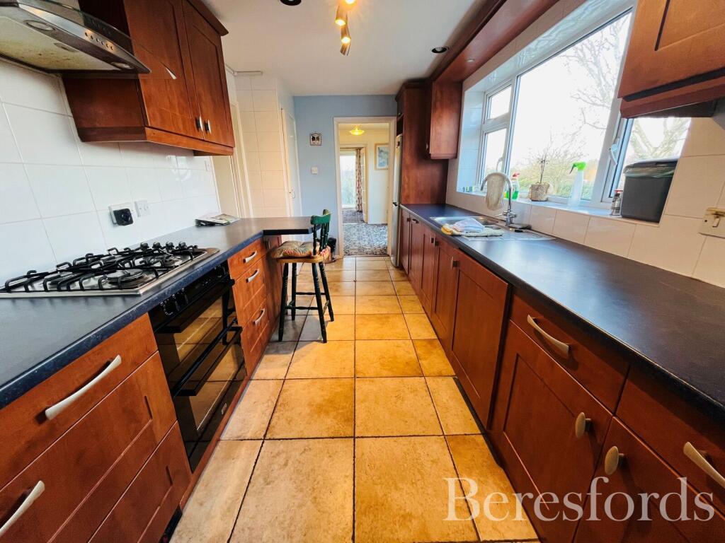 Mayfield Road, Writtle, CM1 photo 2