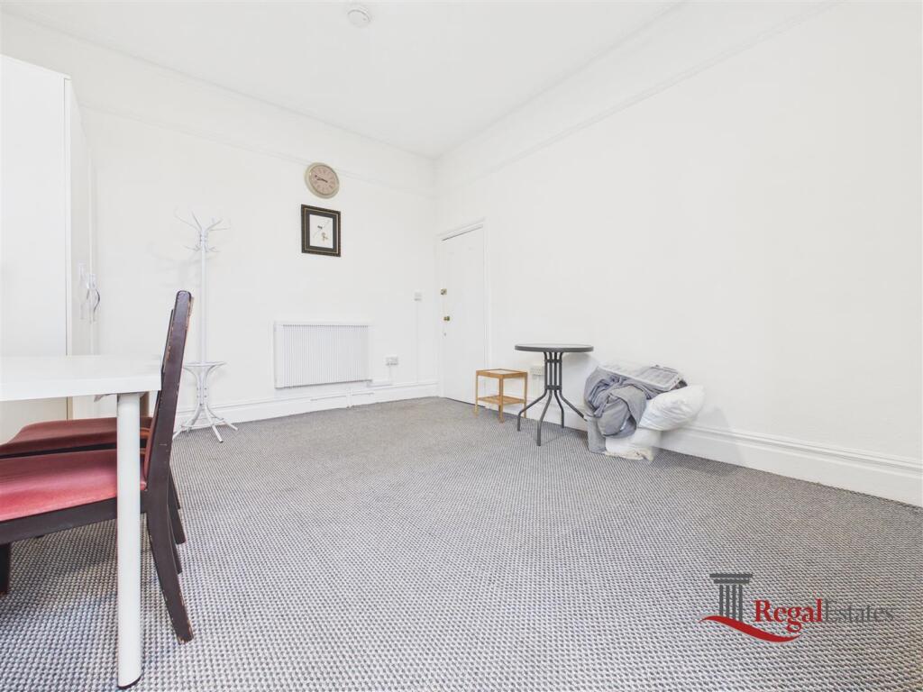 House in London - View 2
