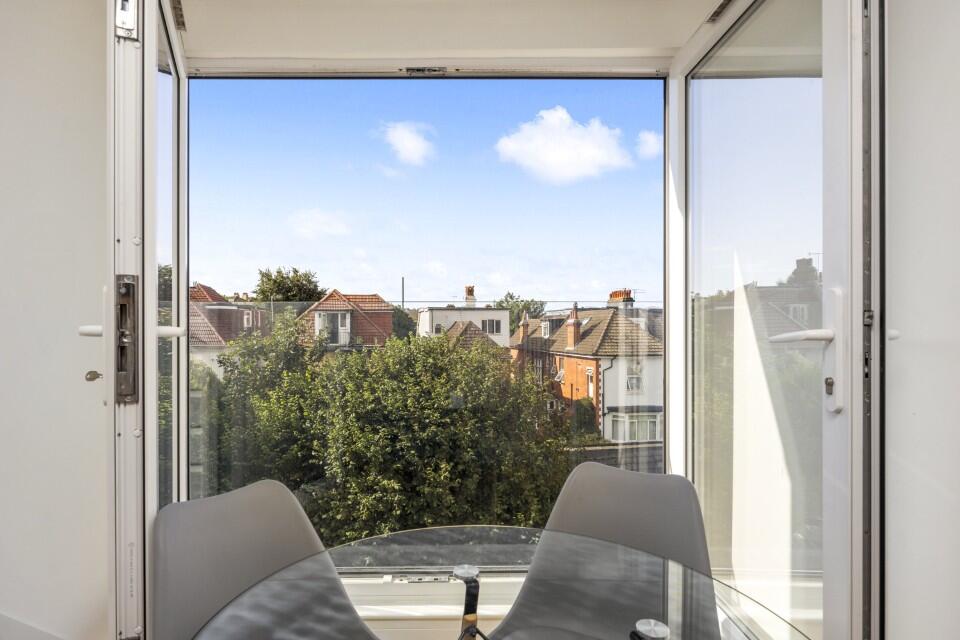 Apartment in Hove, Brunswick - View 2