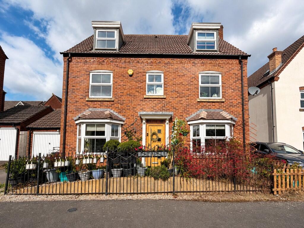 Main image of property: Kingswood Close, Birmingham, West Midlands, B30