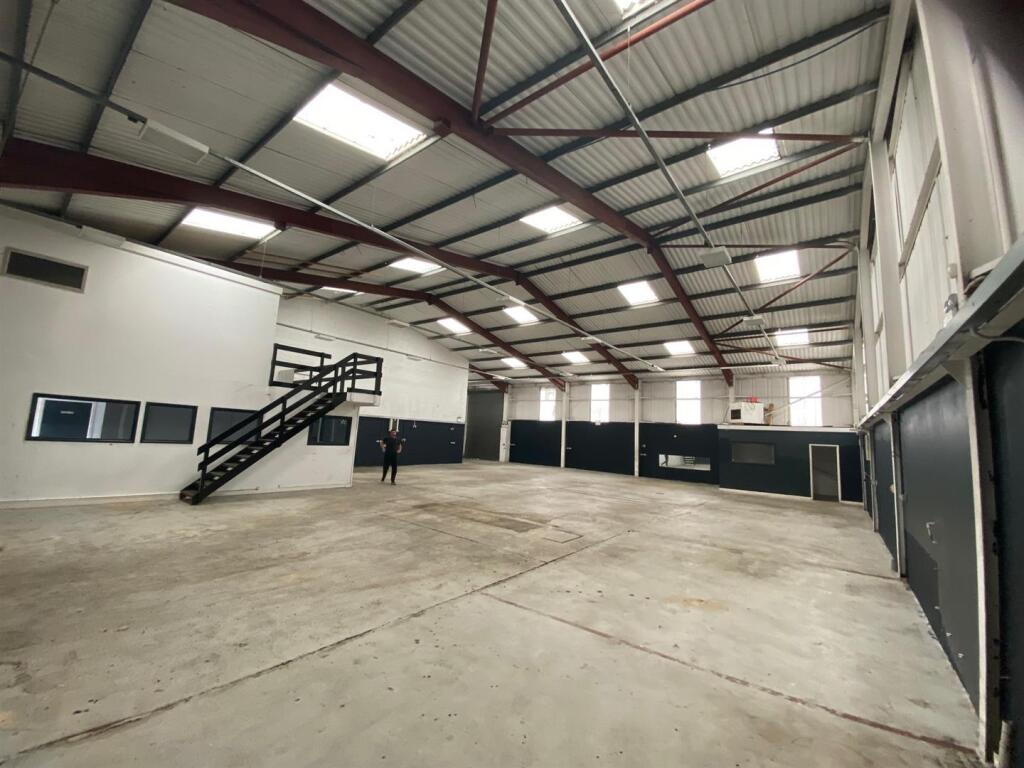 19 Rear Cambridge Rd internal 2.jpg