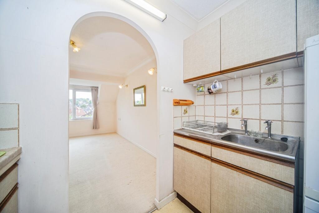 Apartment in Southampton - View 4