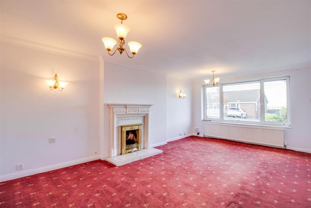 Oakland Drive, Netherton, Wakefield photo 4