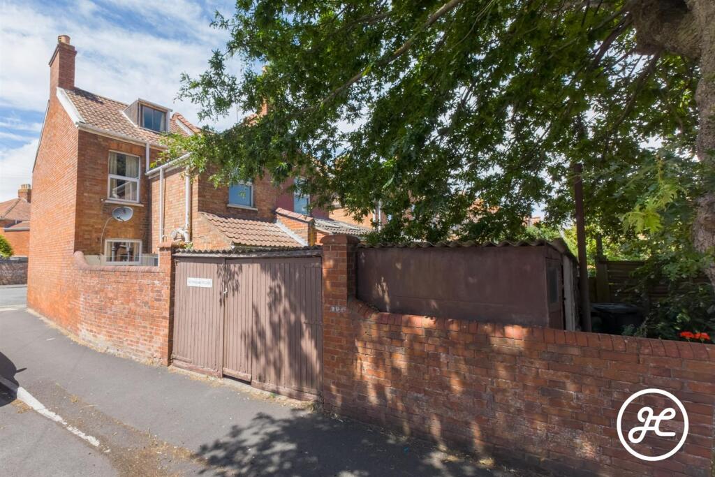 House in Taunton - View 2
