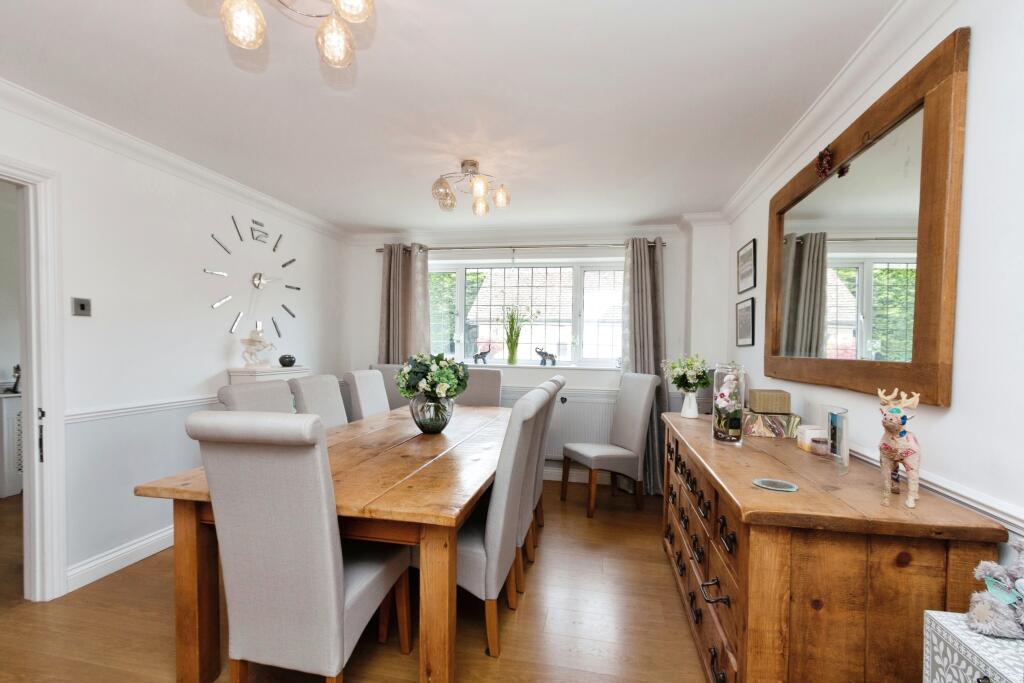 Bramley Road, Sherfield-on-Loddon, Hook, Hampshire, RG27 photo 3