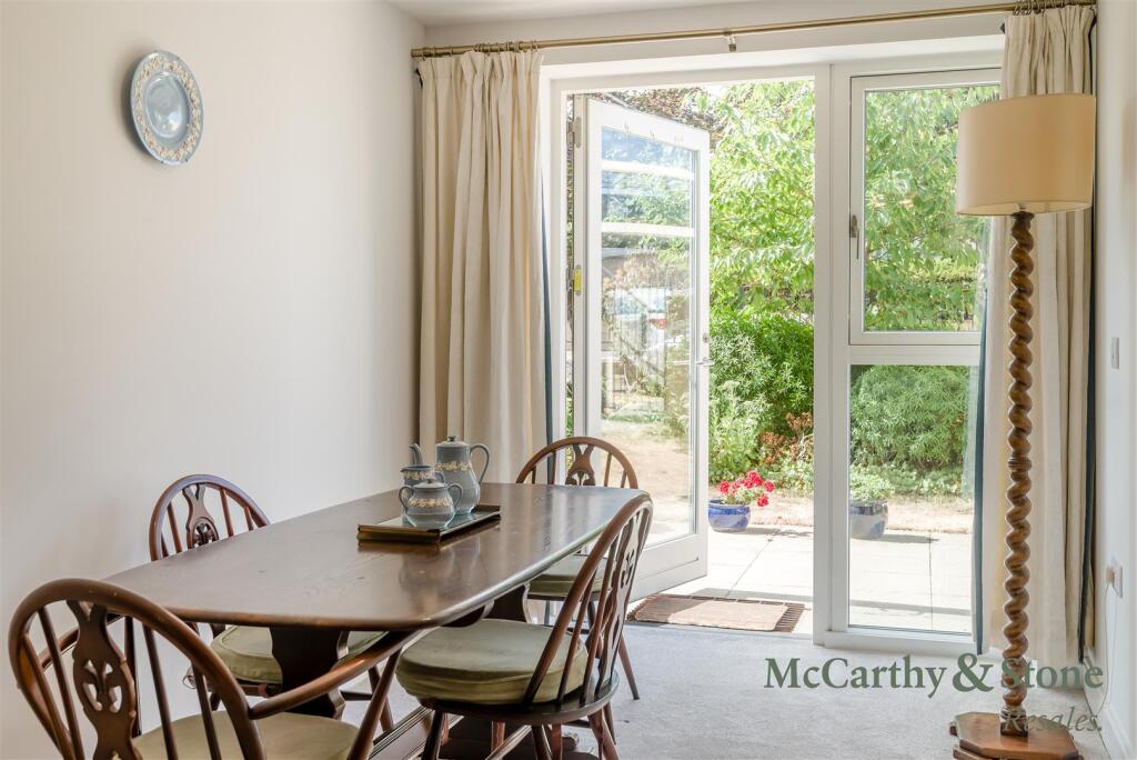 Apartment in Cotswold, Chesterton, Cirencester - View 2