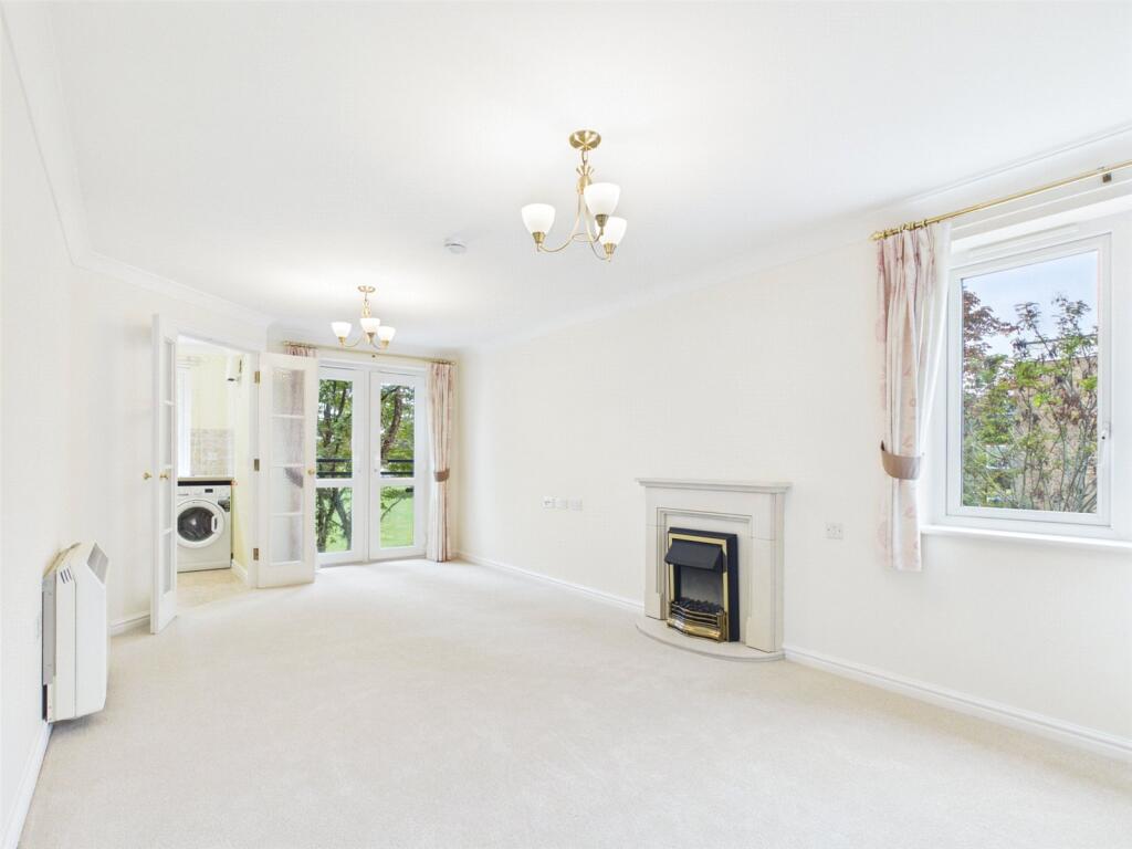 Wortley Road, Highcliffe, Christchurch, Dorset, BH23 photo 2