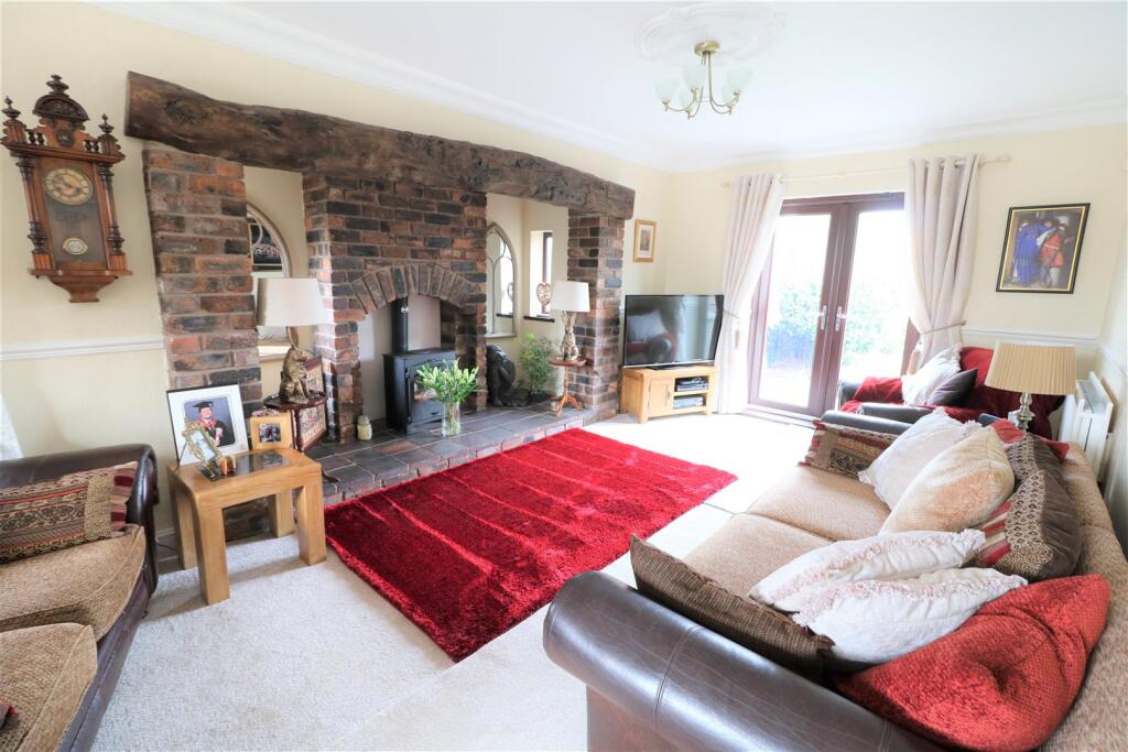 House in Stoke-on-Trent - View 2