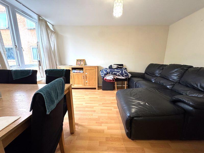 Apartment in London - View 3