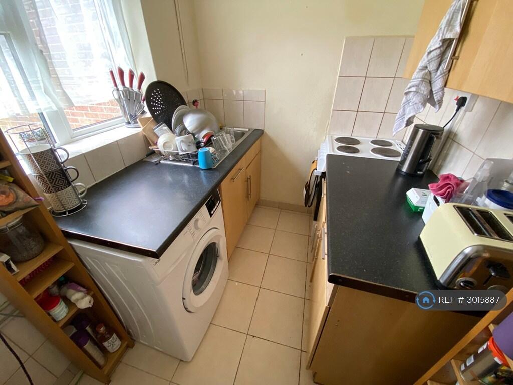 Apartment in Southampton - View 4
