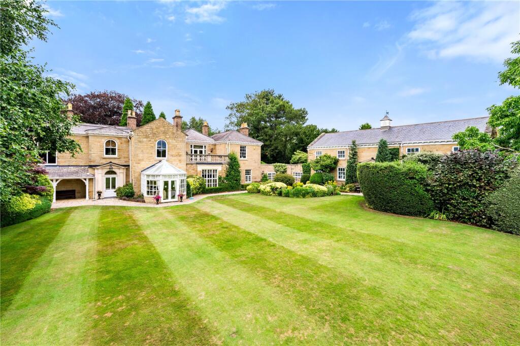Main image of property: Ackworth Lodge, Pontefract Road, Ackworth, Pontefract, West Yorkshire