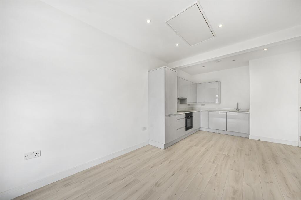 Apartment in London - View 3