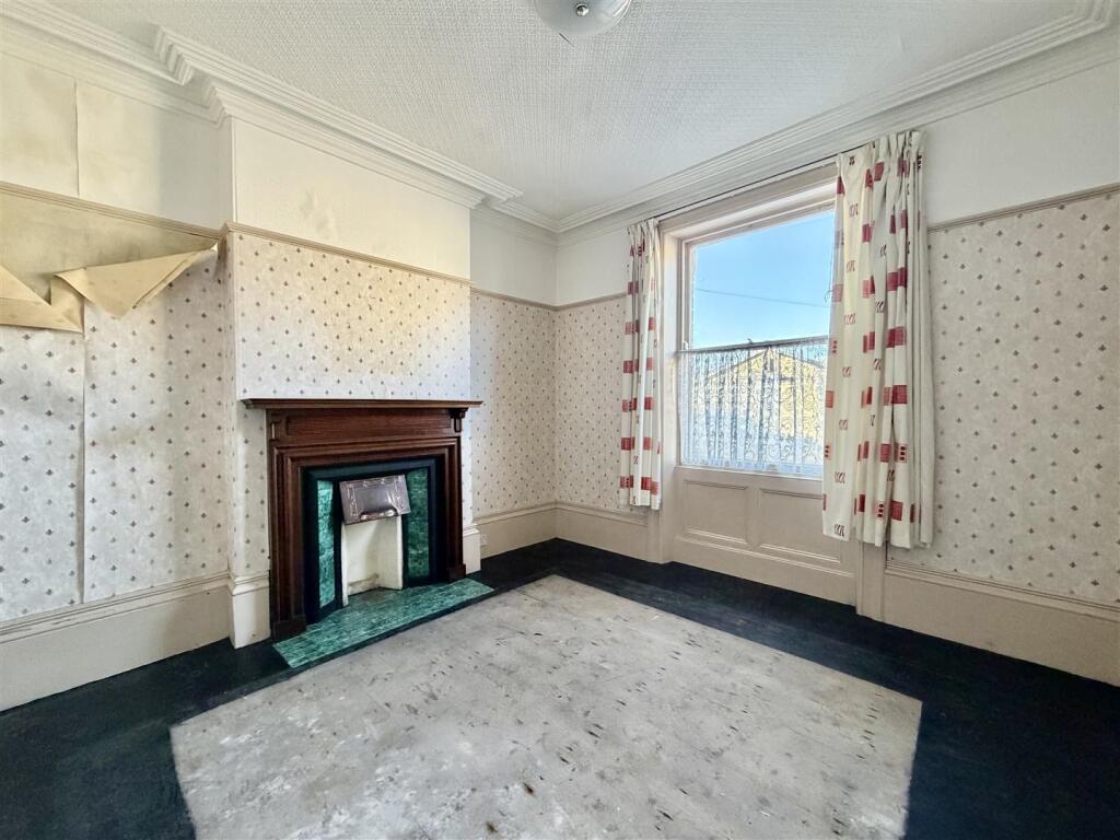 Mill Moor Road, Meltham, Holmfirth, HD9 5JT photo 4