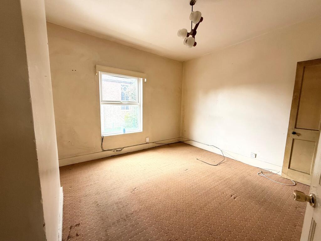 House in Luton - More