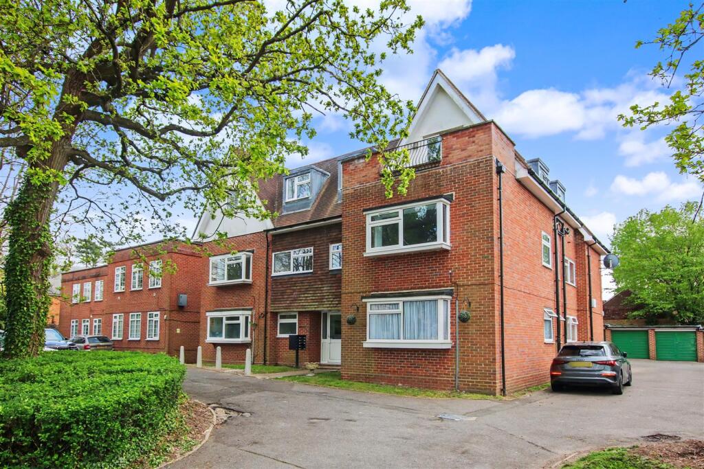 Main image of property: EPSOM ROAD, LEATHERHEAD, KT22