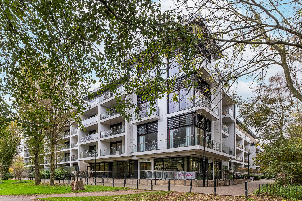 Main image of property: 36 Knaresborough Drive, London, SW18