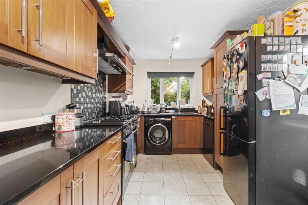 House in Wealden, Hellingly - More
