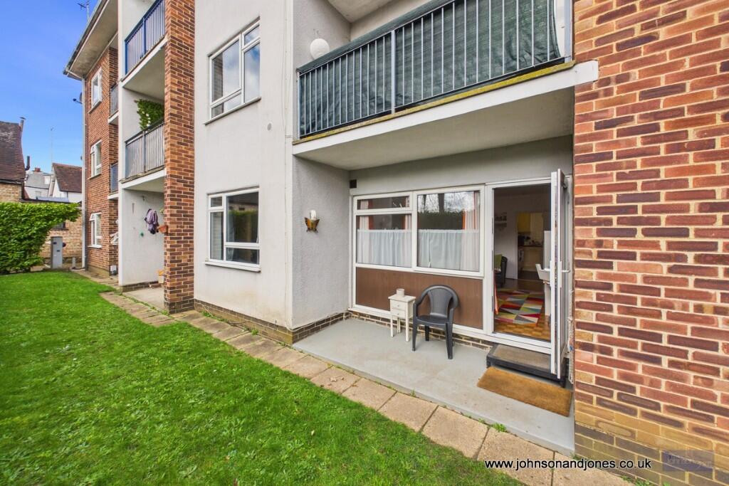 Main image of property: Parvis Road, West Byfleet, Surrey, KT14