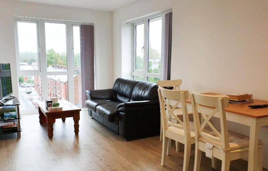 1-bed apartment on Borough Road, Salford, £150,000
