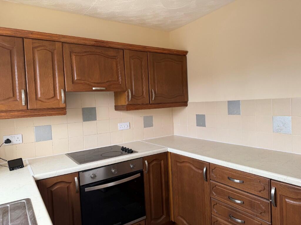 Toppers Close, Swindon, Wiltshire, SN25 photo 4