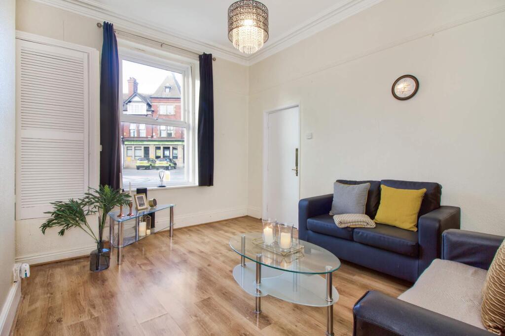 House in Leeds - View 2