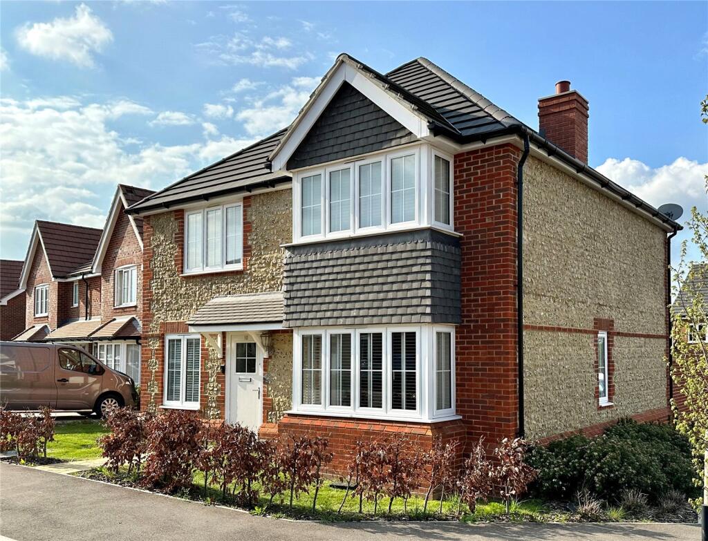 Main image of property: Braken Road, Chinnor, Oxfordshire, OX39