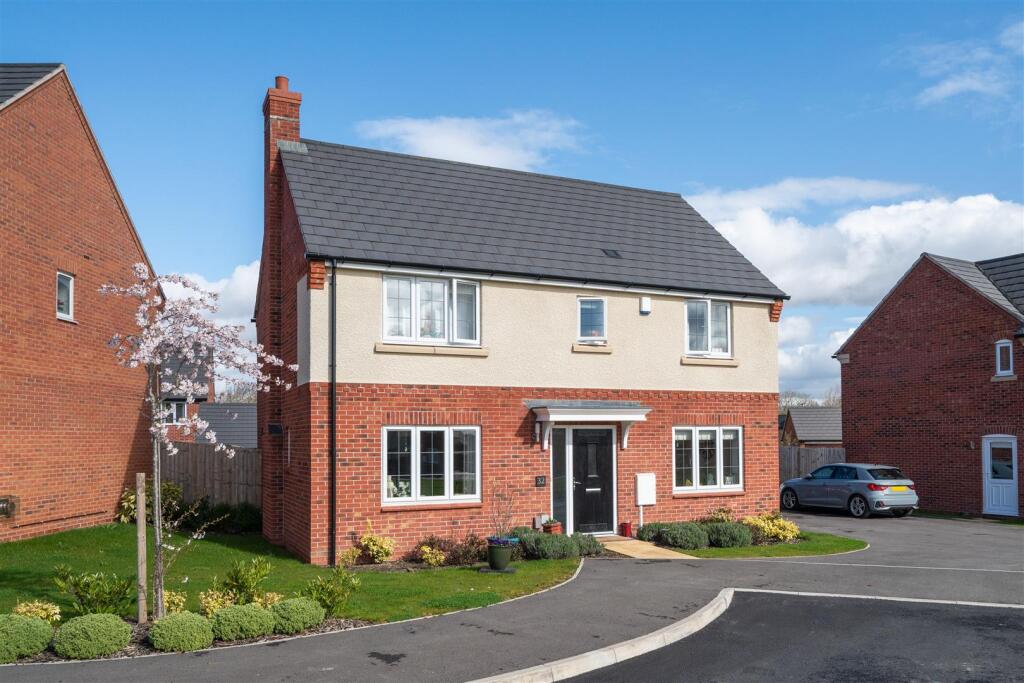 Main image of property: Hawkshead Way, Chesterfield, S41 8FD