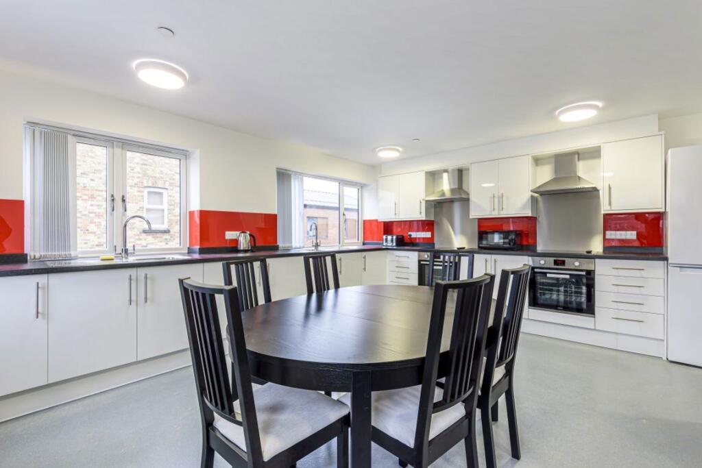 Main image of property: Cowley Road, Oxford