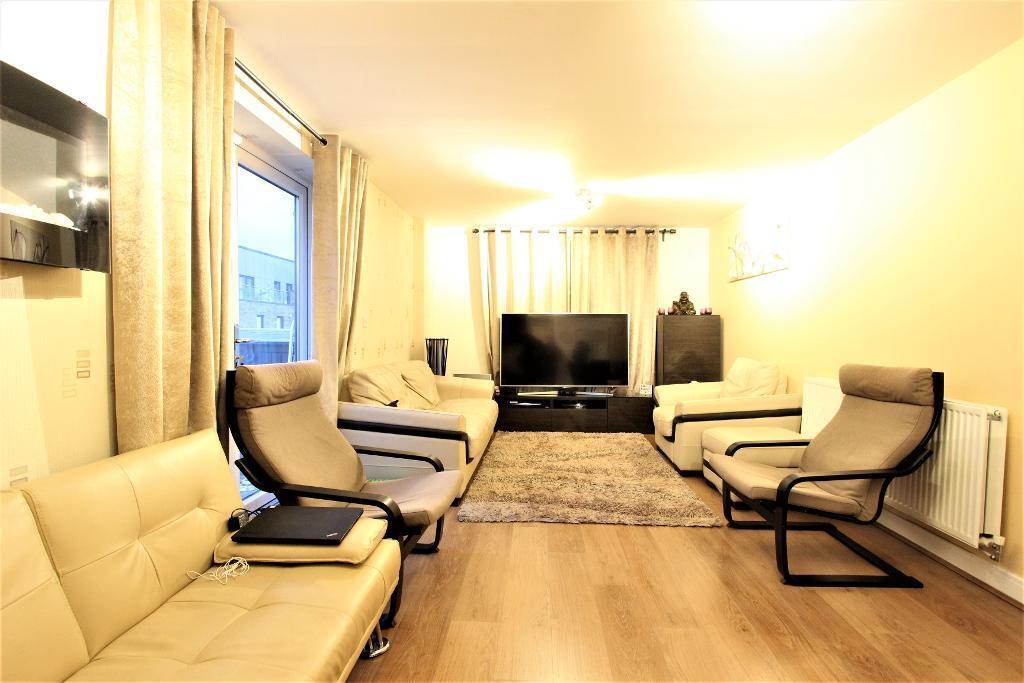 Apartment in Romford - View 3