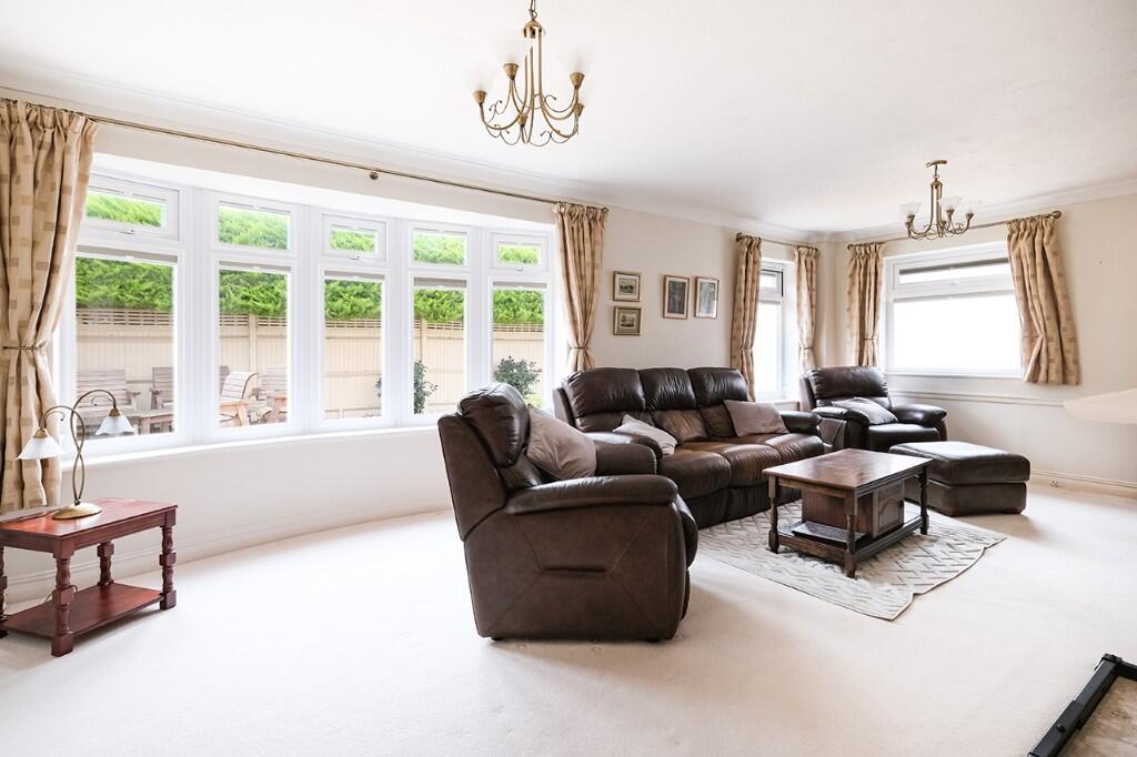 Kingsway, Craigweil Private Estate, Aldwick, Bognor Regis, West Sussex, PO21 - View 4
