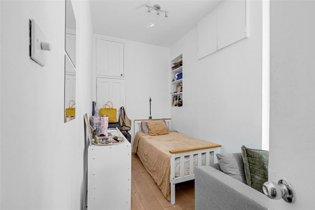 Apartment in London - View 5