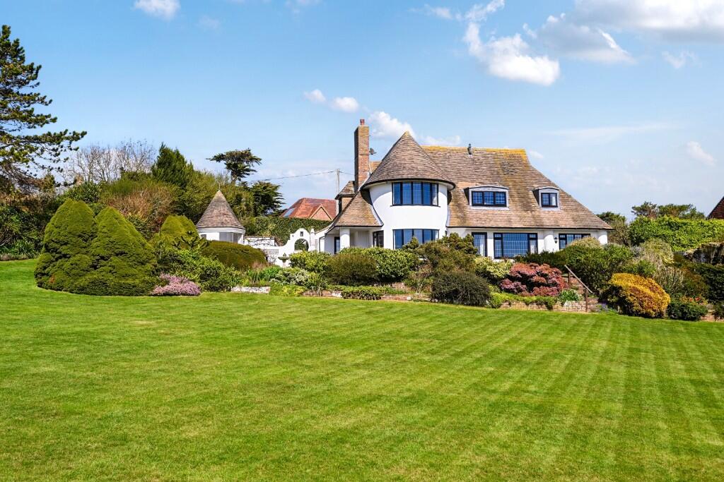 Main image of property: The Close, Friston 