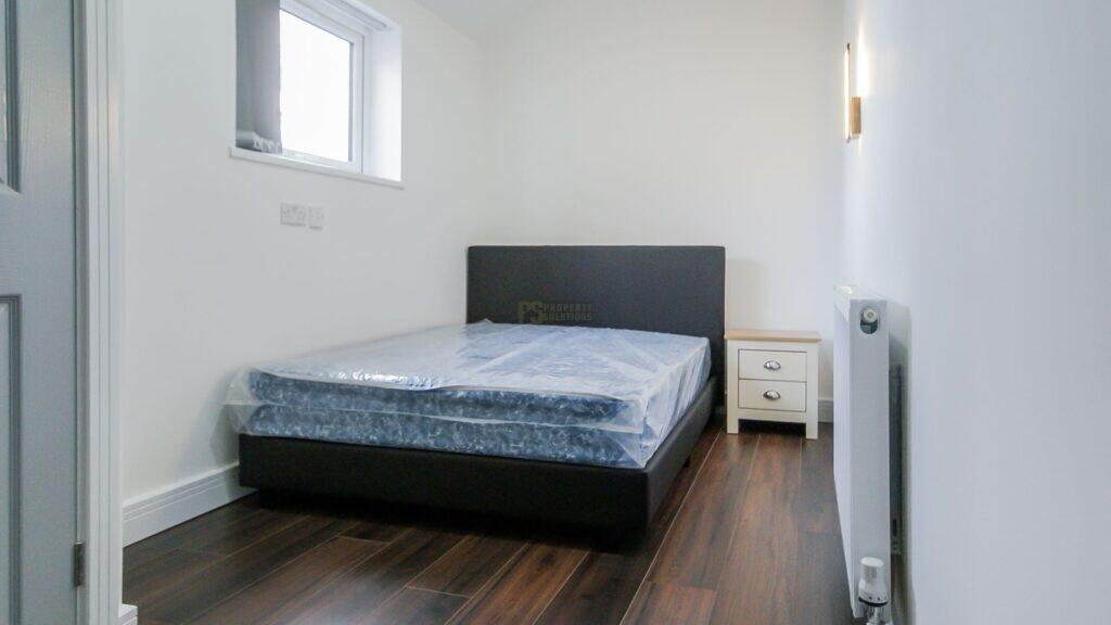 Apartment in Birmingham, Selly Oak - View 4