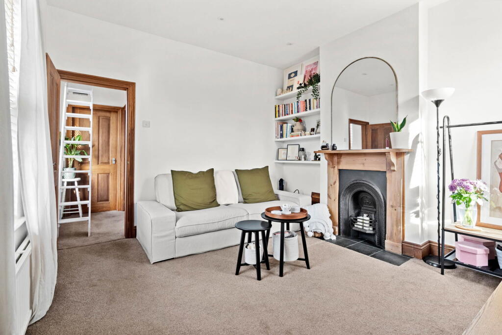 Apartment in Worcester, Worcestershire - View 4