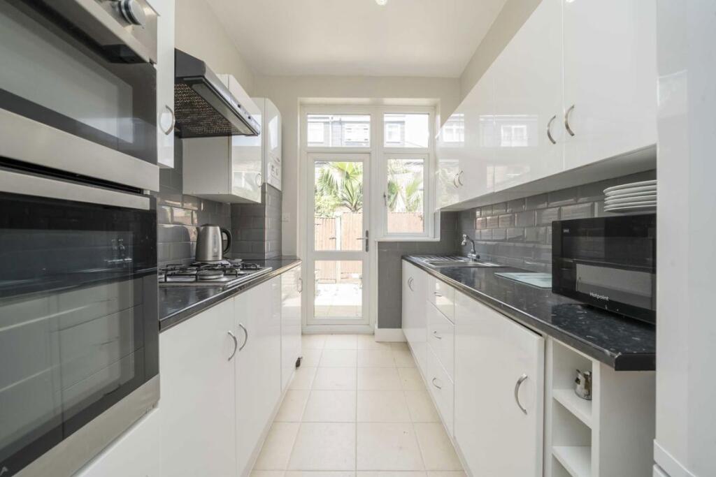 House in London, Hanwell - View 5