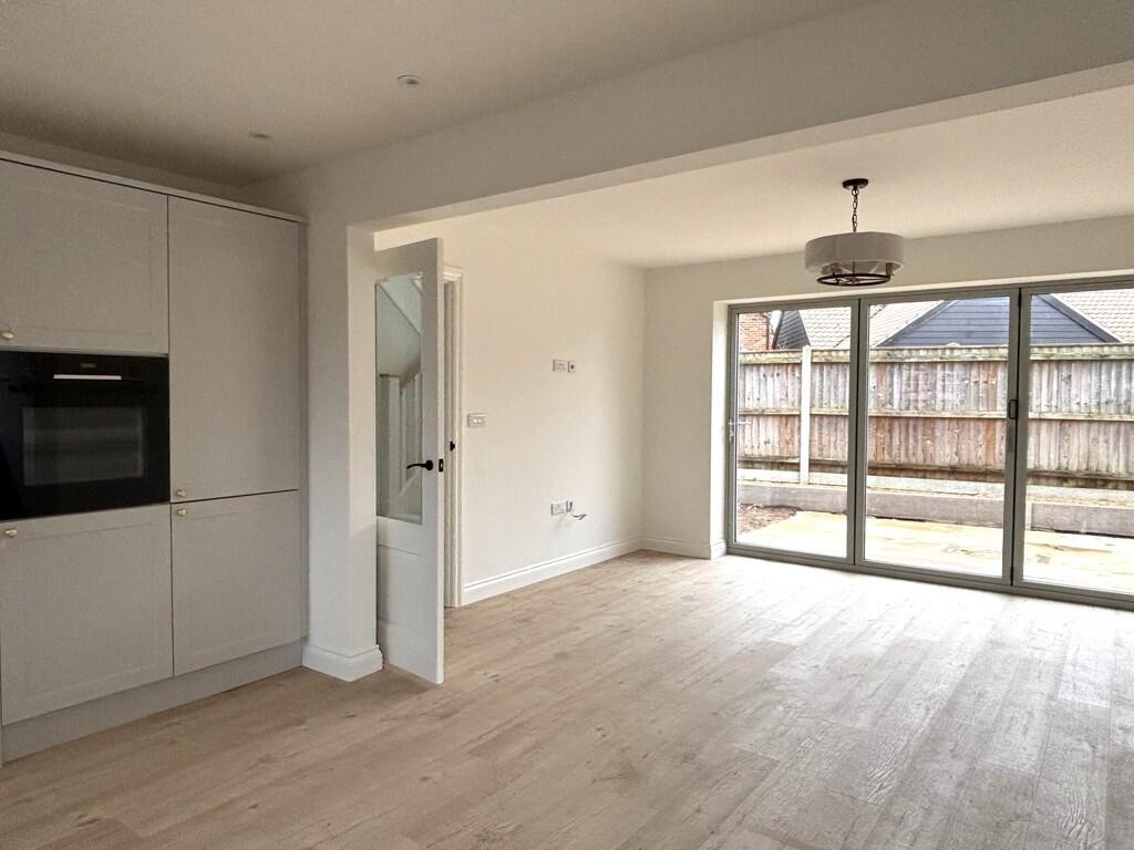 13, Russell Court, Pott Row photo 4