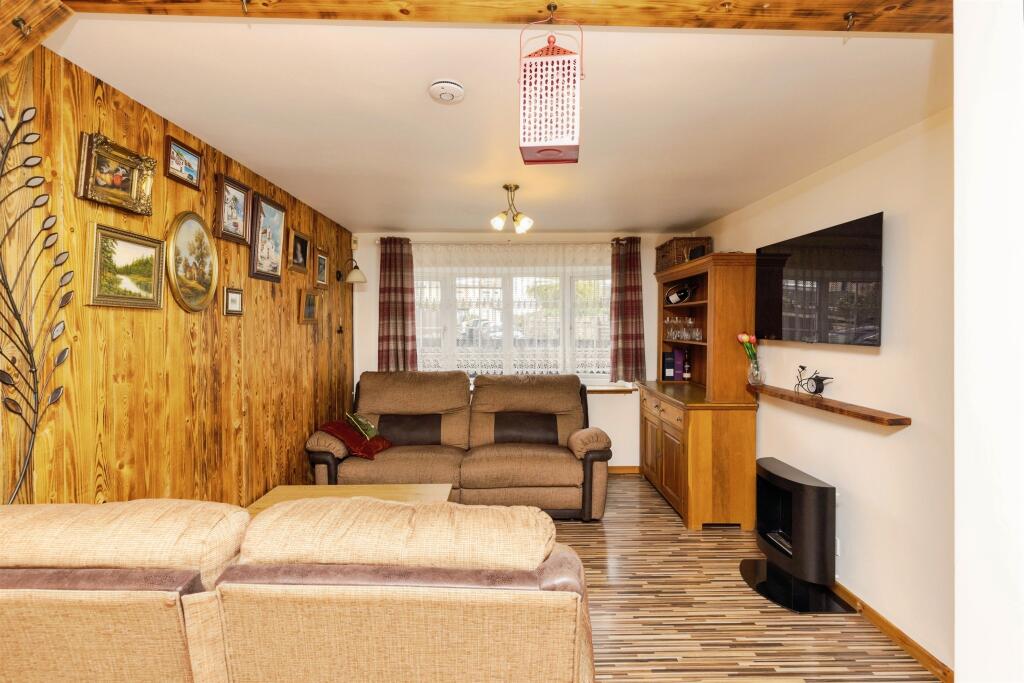 Jarrom Close, Bradford photo 4
