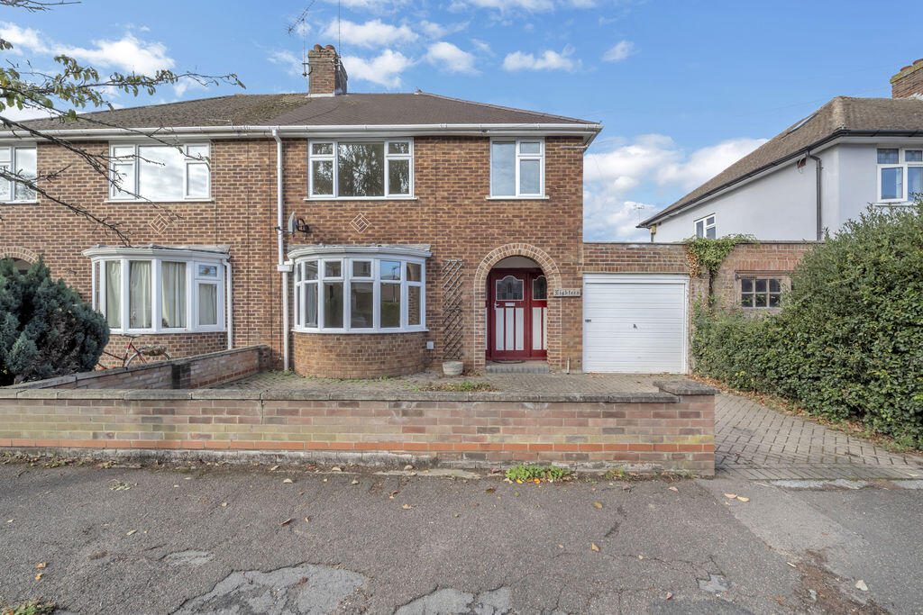 3-bed semi-detached on Highbury Road, Bury St. Edmunds, £375,000