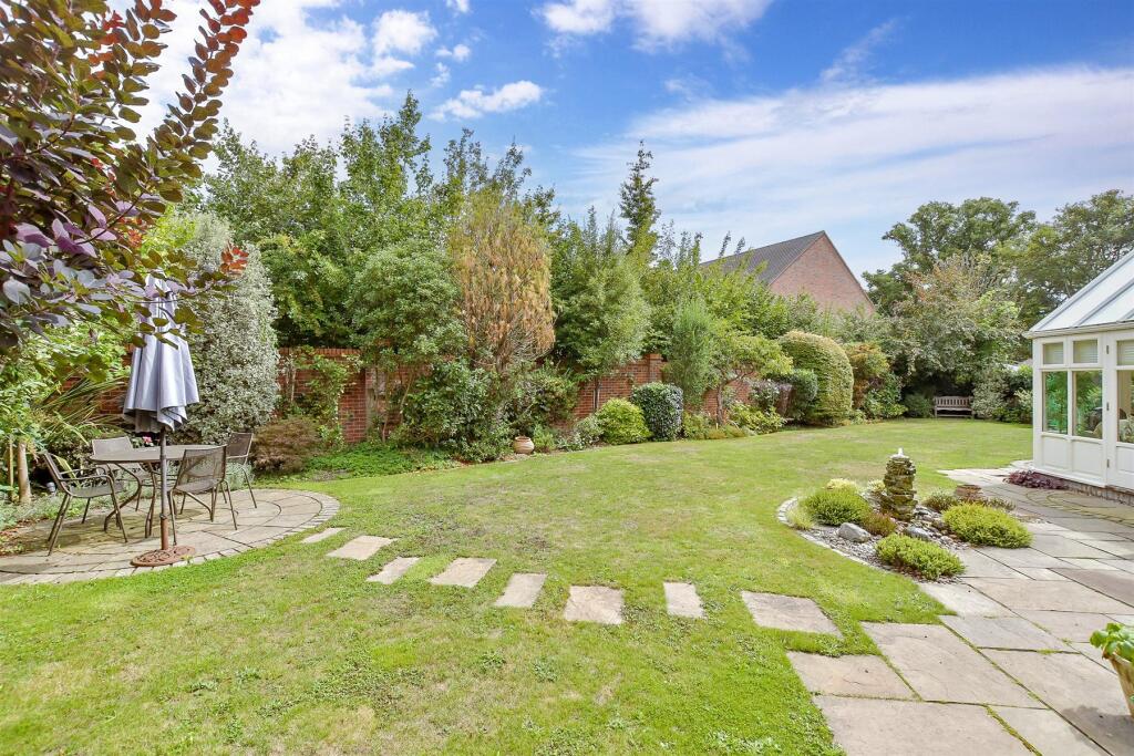 4-bed detached on Redhill Road, Rowland's Castle, Hampshire, £750,000
